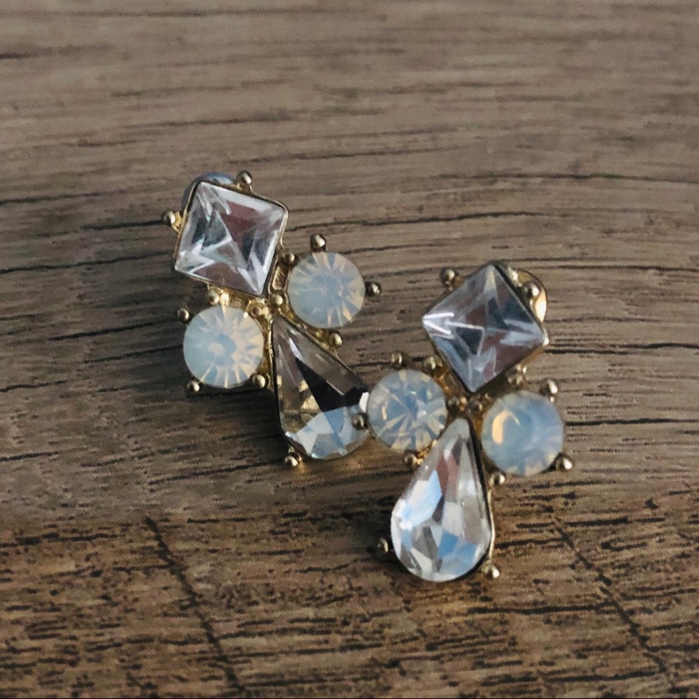 Stone drop post ear
